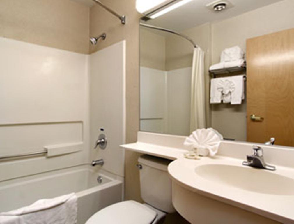 Hotel Microtel & By Wyndham 2*